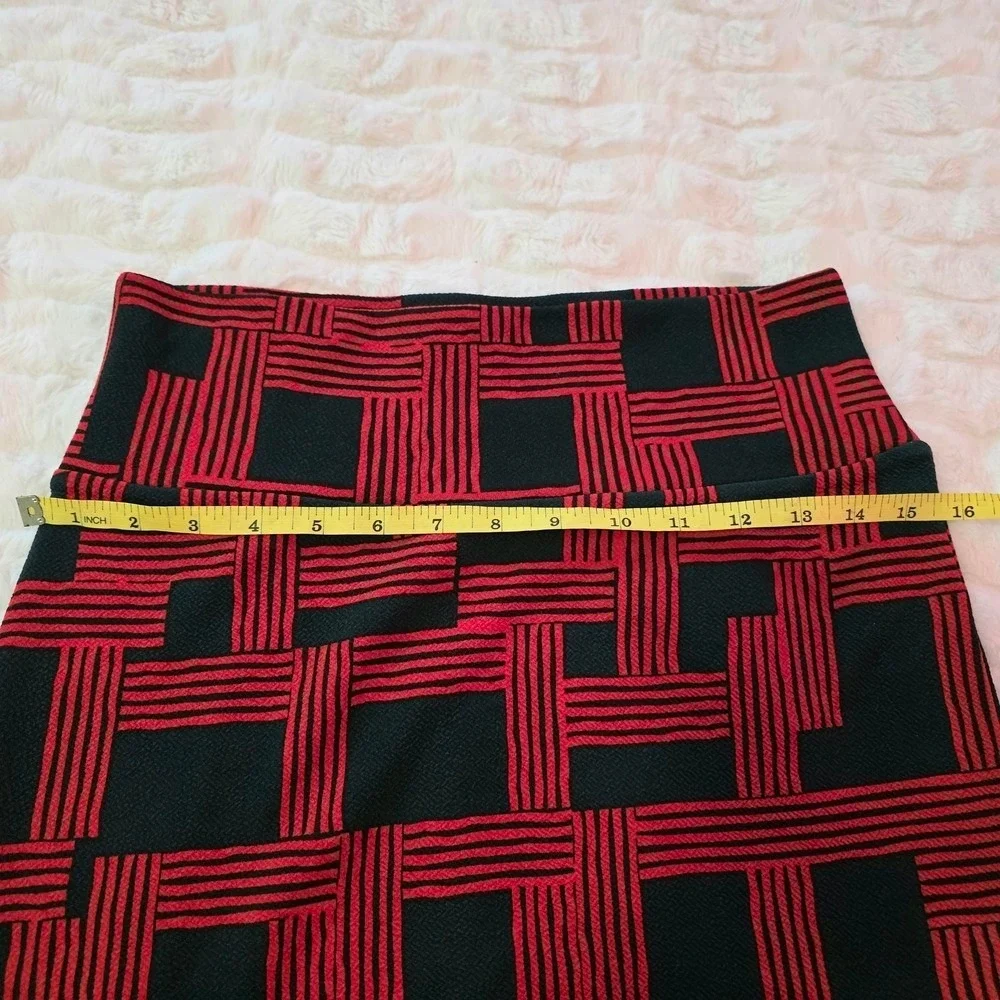 LuLaRoe Cassie‎ Pencil Skirt S Red Black Geometric Basketweave Knit High Waist
